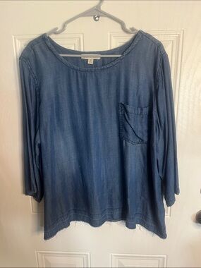 Women’s Indigo Blue Chambray Pocket  Blouse Size 2X